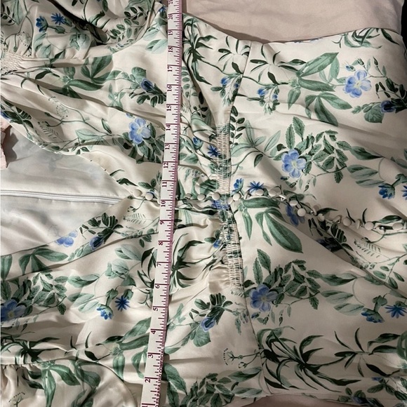 GAL MEETS GLAM | Lauren Botanical Garden Print Midi Dress | 16 - Picture 5 of 6